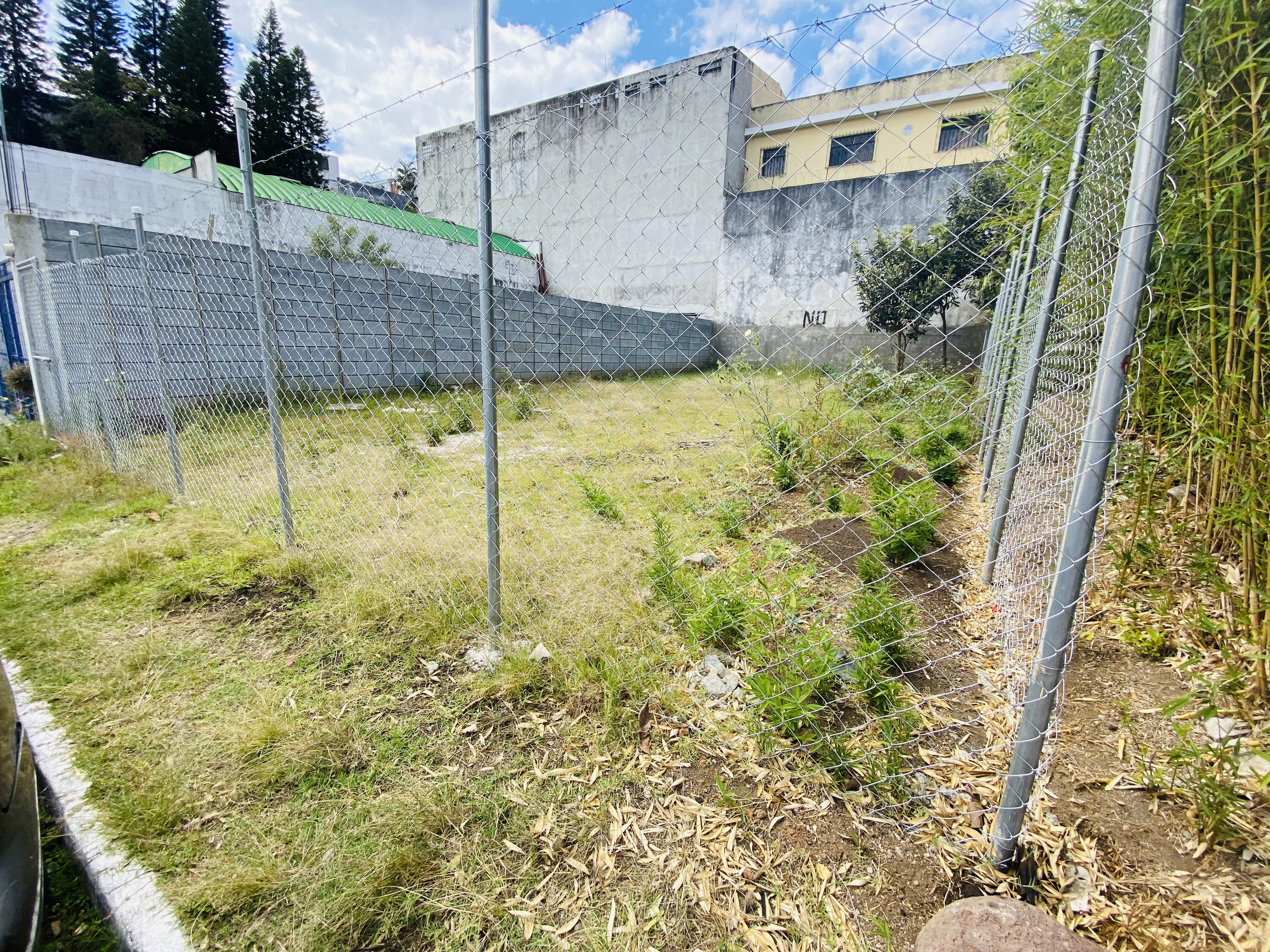 Foto de Terreno en Venta - Zona 4 Mixco Colonia Valle del Sol