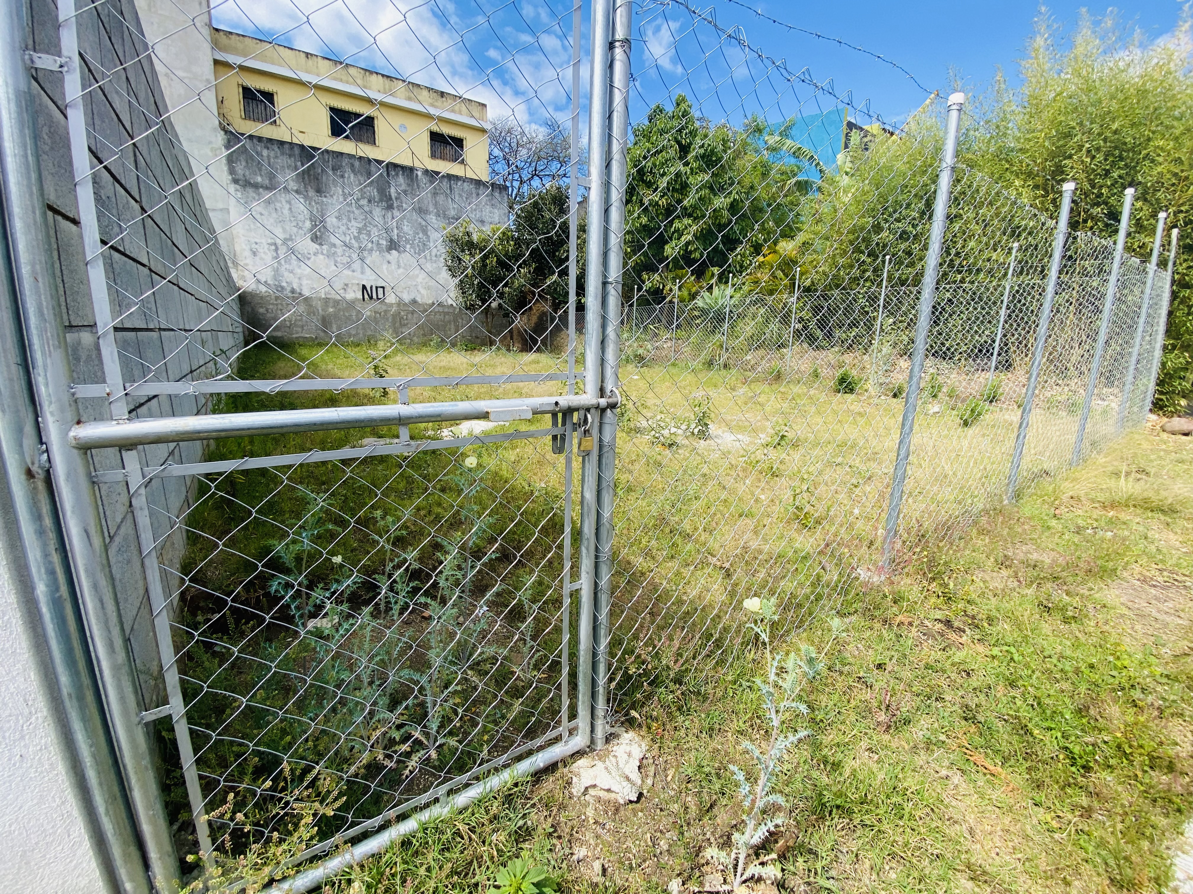 Miniatura 3 de Terreno en Venta - Zona 4 Mixco Colonia Valle del Sol