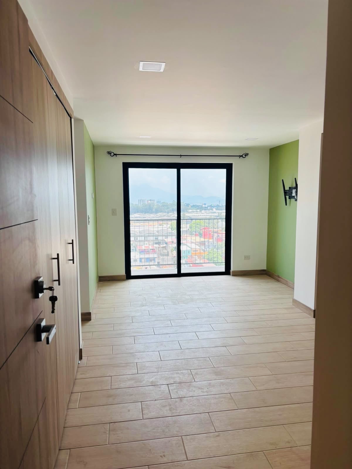 Miniatura 3 de 🏡 APARTAMENTO EN RENTA – EDIFICIO ARMONÍA | NIVEL ALTO | VISTA A LOS VOLCANES