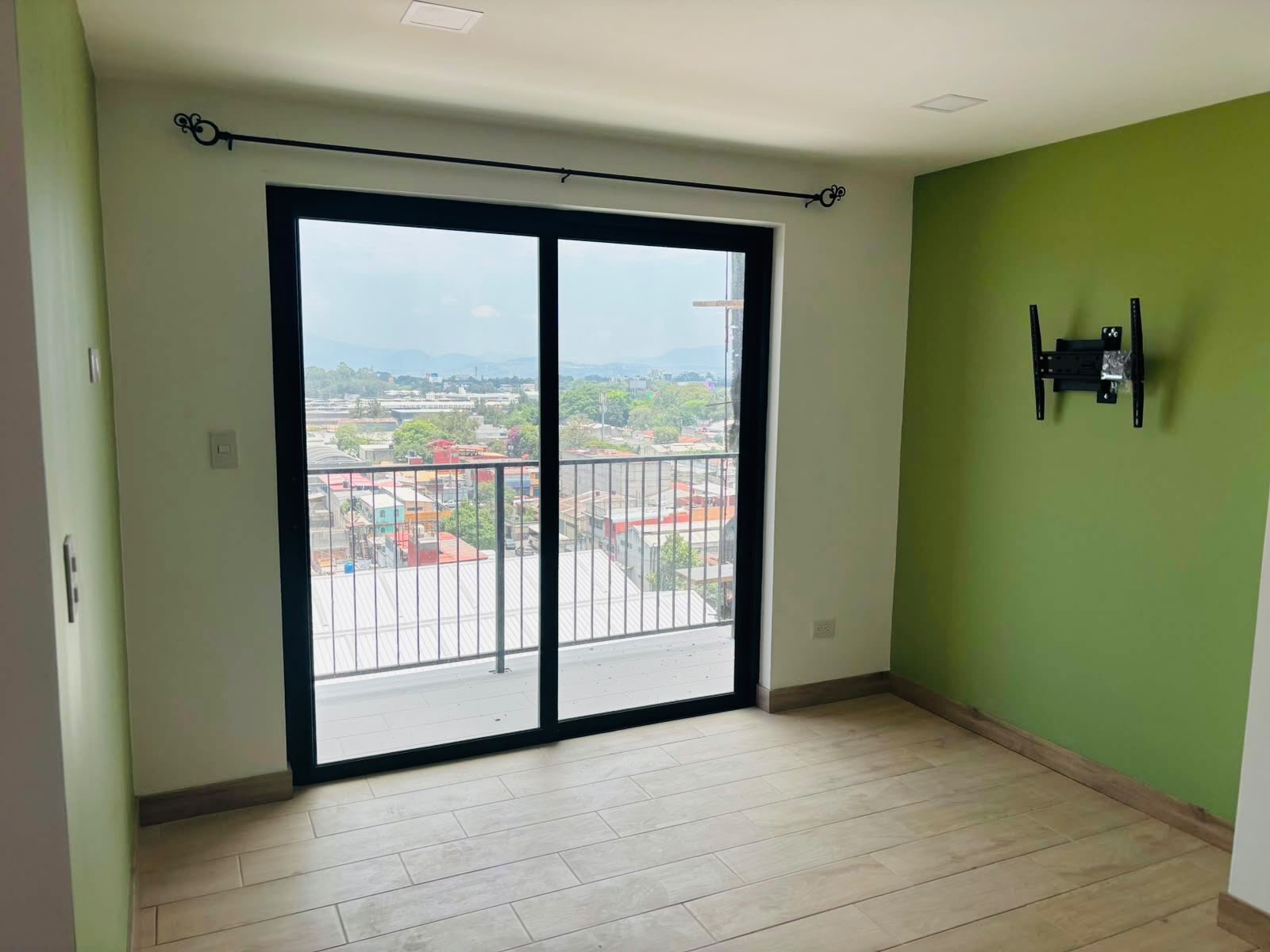 Miniatura 4 de 🏡 APARTAMENTO EN RENTA – EDIFICIO ARMONÍA | NIVEL ALTO | VISTA A LOS VOLCANES