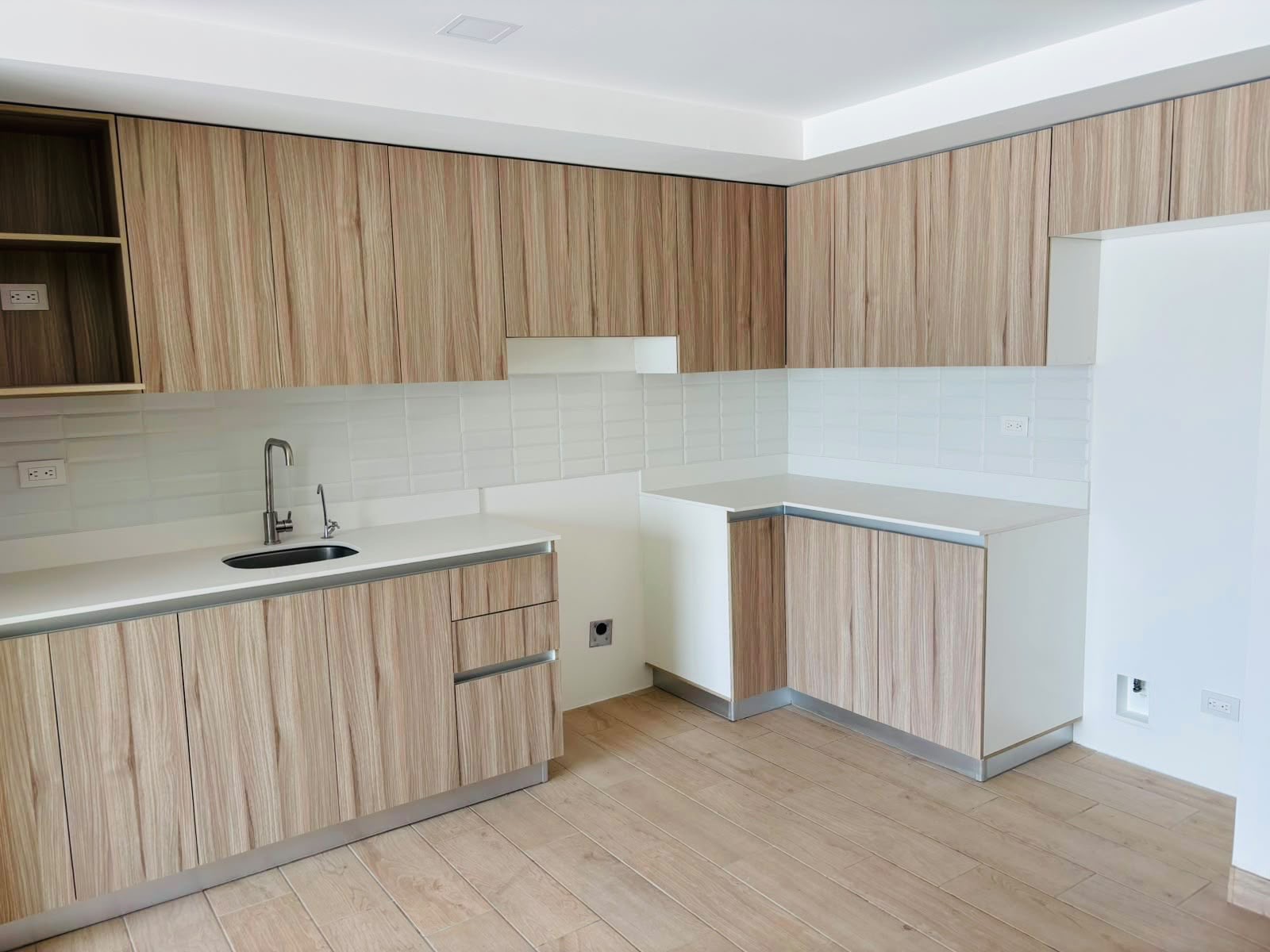Miniatura 5 de 🏡 APARTAMENTO EN RENTA – EDIFICIO ARMONÍA | NIVEL ALTO | VISTA A LOS VOLCANES
