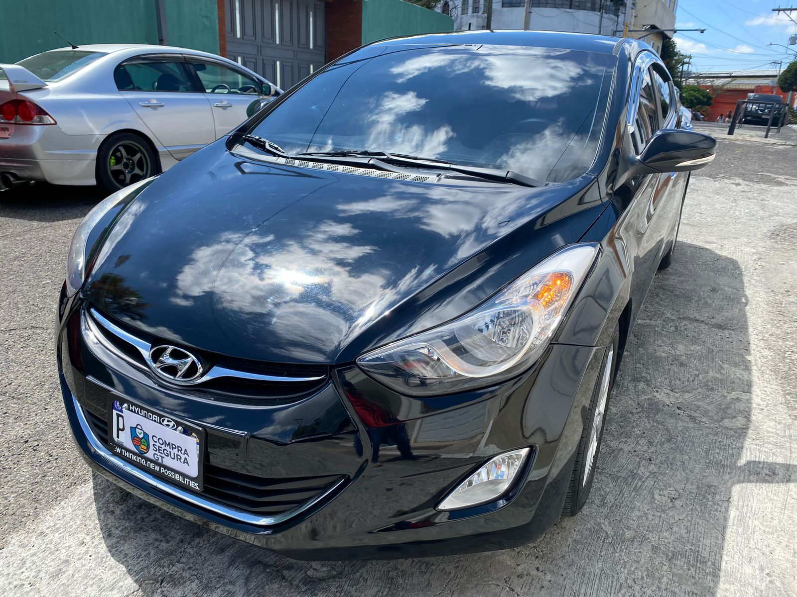 Foto de Hyundai Avante M16 2011
