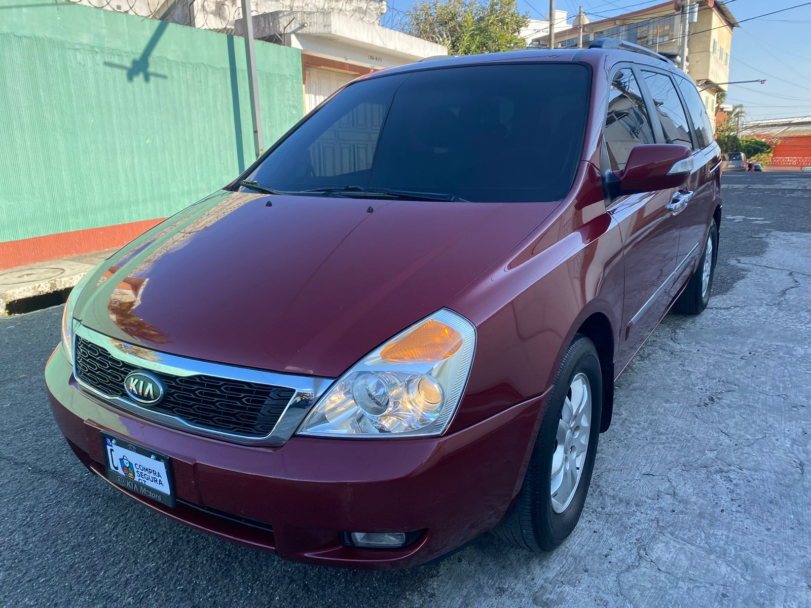 Foto de Kia Carnival GLX 2011