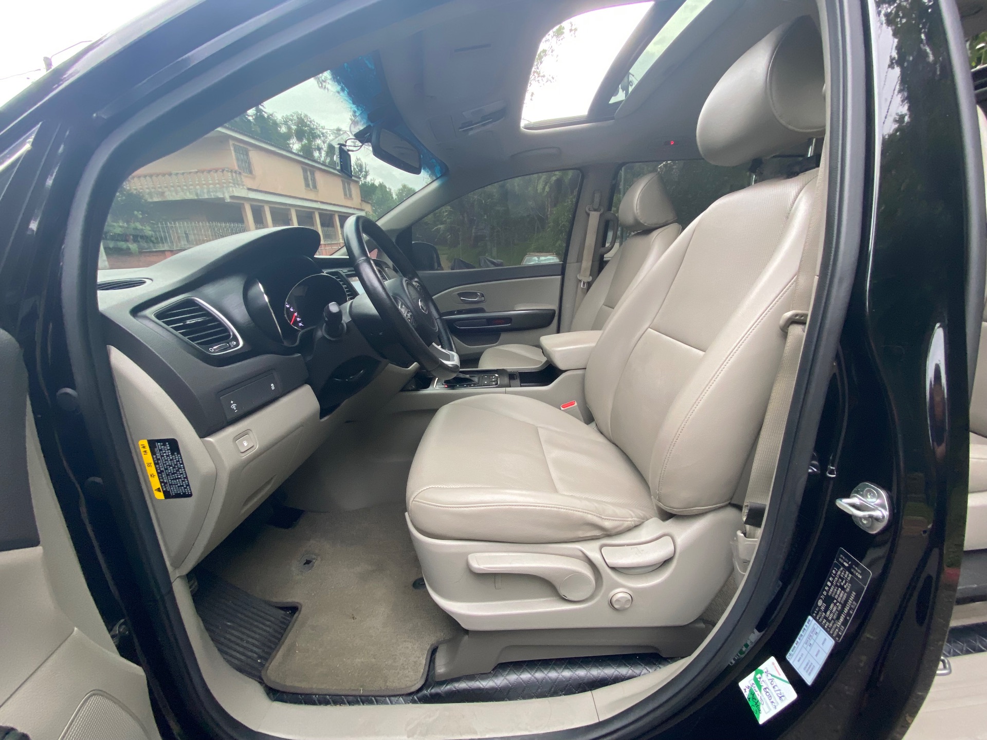 Miniatura 7 de Kia Carnival 2016
