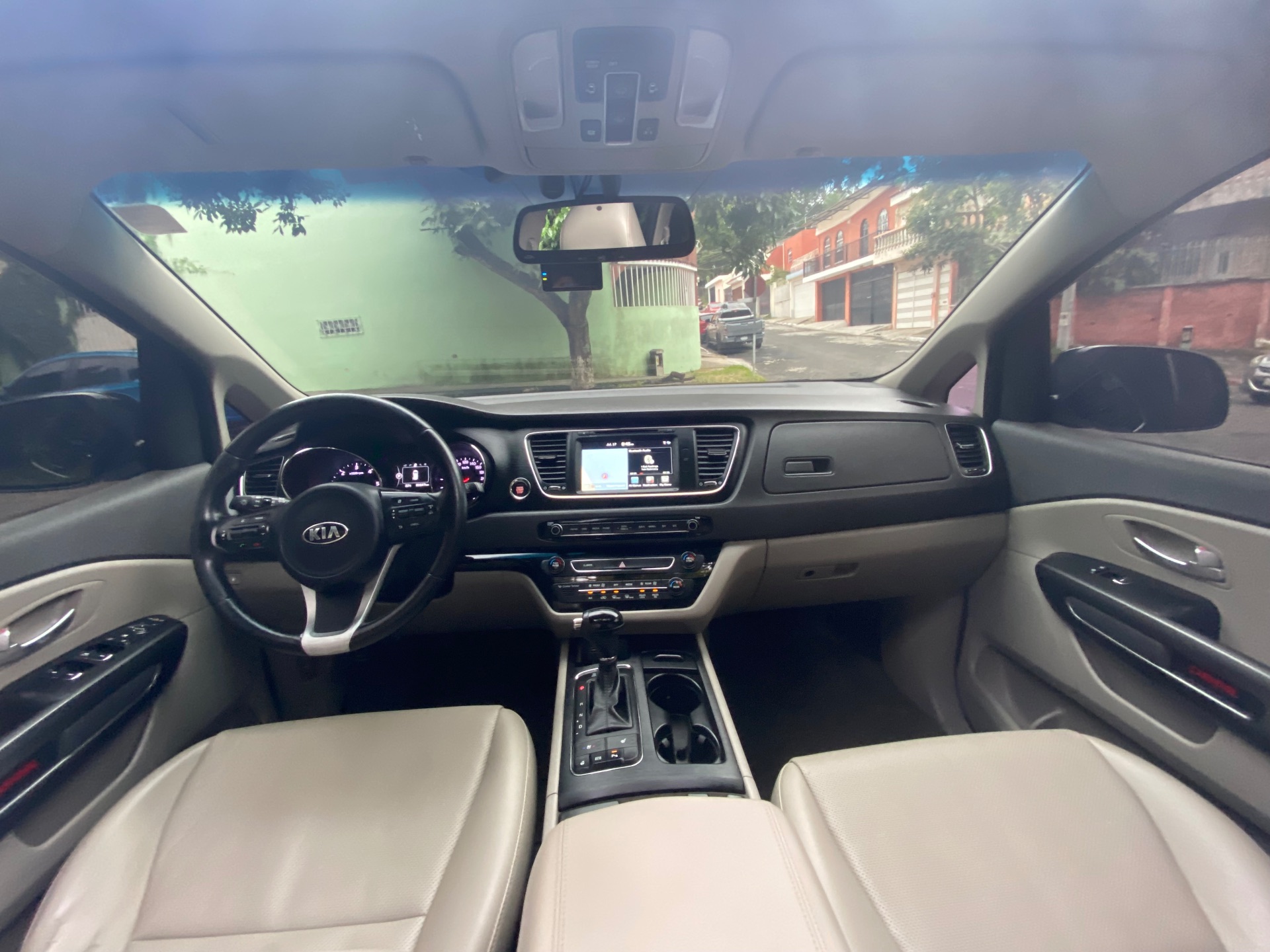 Miniatura 10 de Kia Carnival 2016