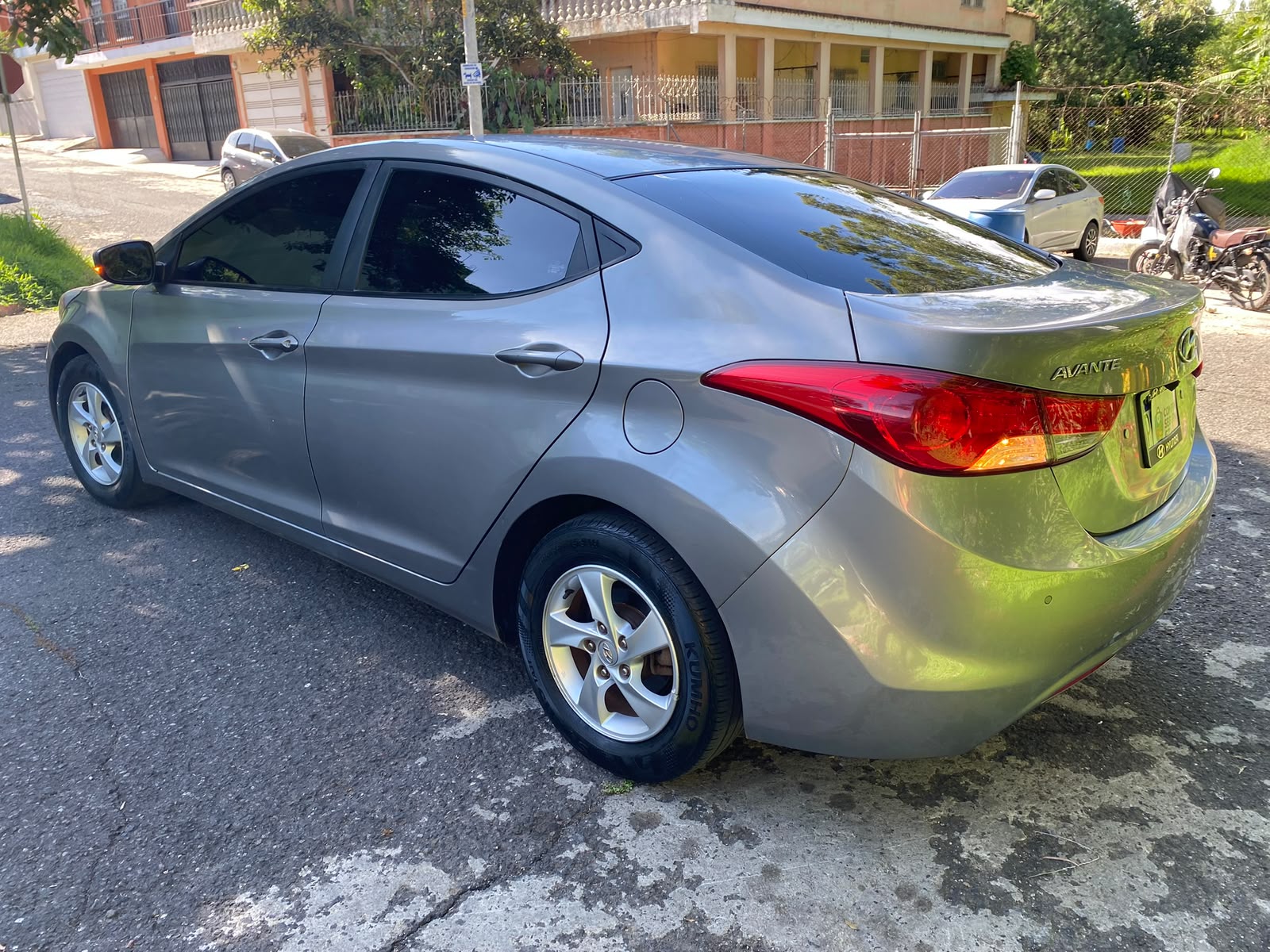 Foto de Hyundai Avante Elantra 2011