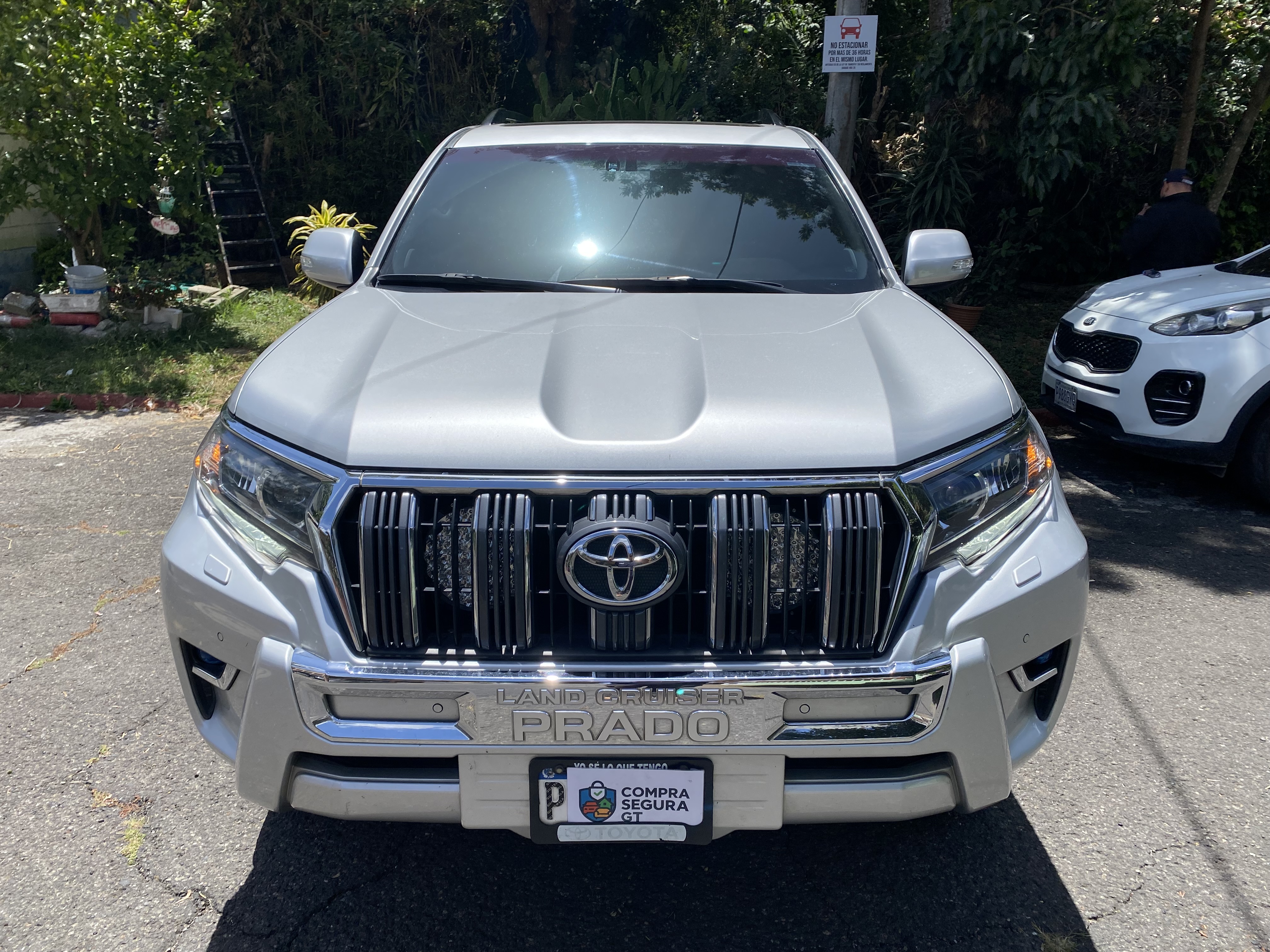 Foto de Toyota Land Cruiser Prado VX 2020