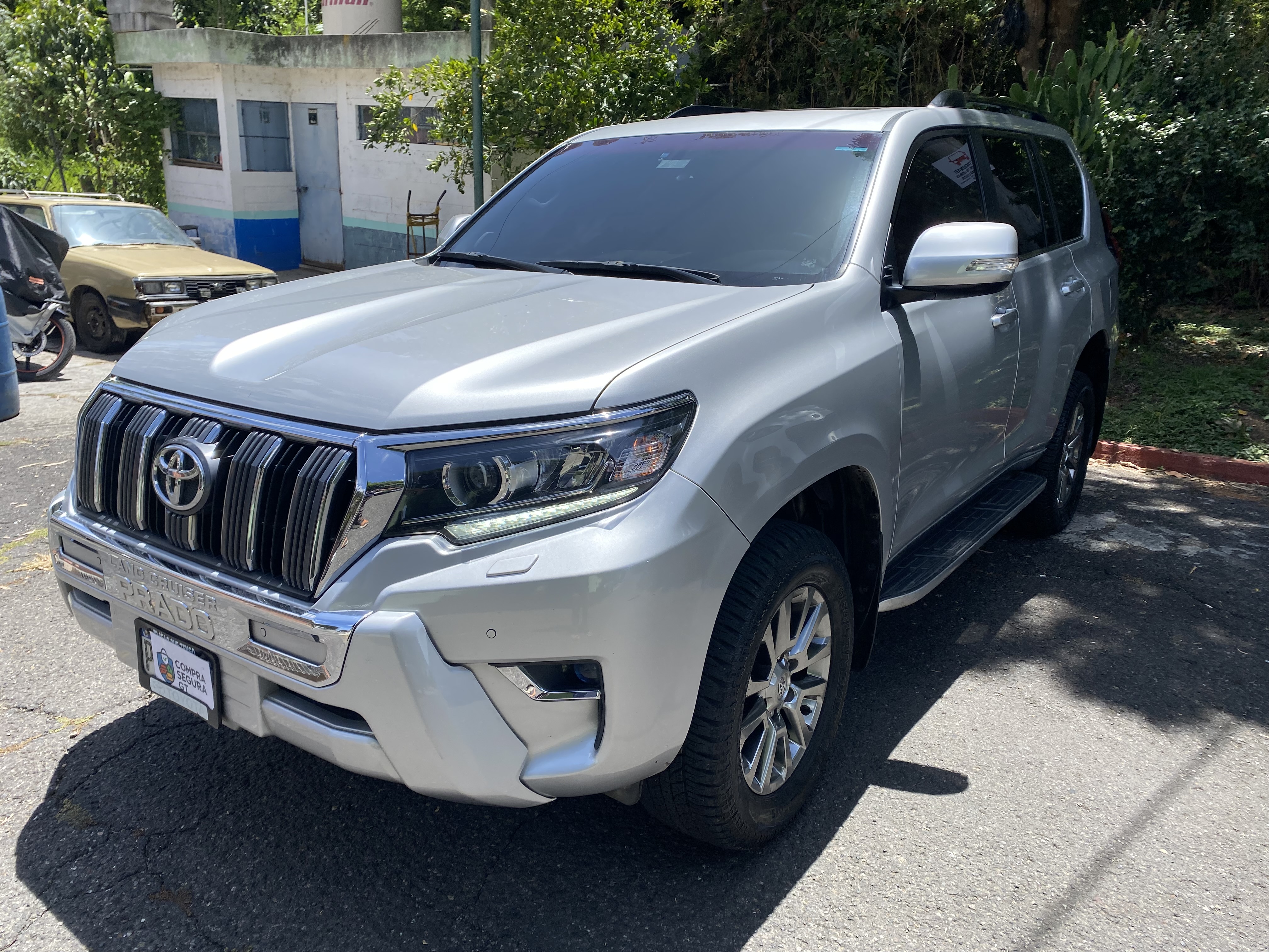 Foto de Toyota Land Cruiser Prado VX 2020
